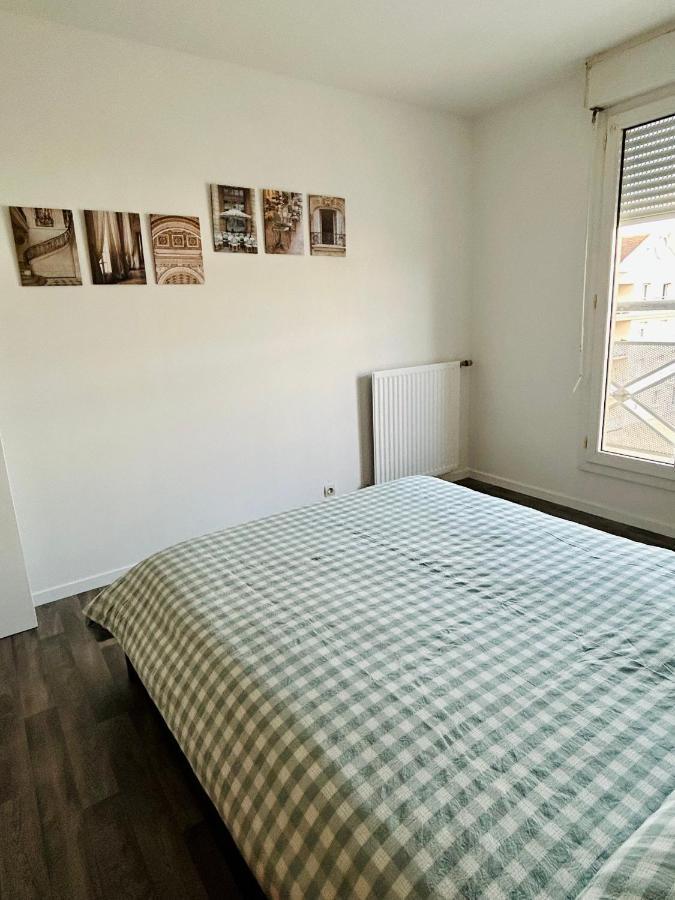 Jolie Chambre 3Minutes De La Gare Rer A Bussy-Saint-Georges Exterior photo